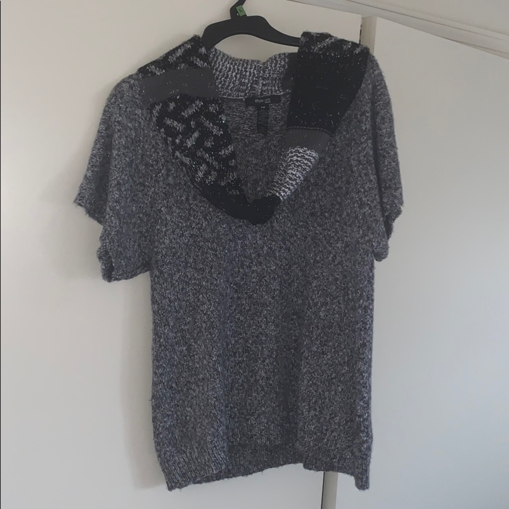 Turtle neck short sleeve sweater